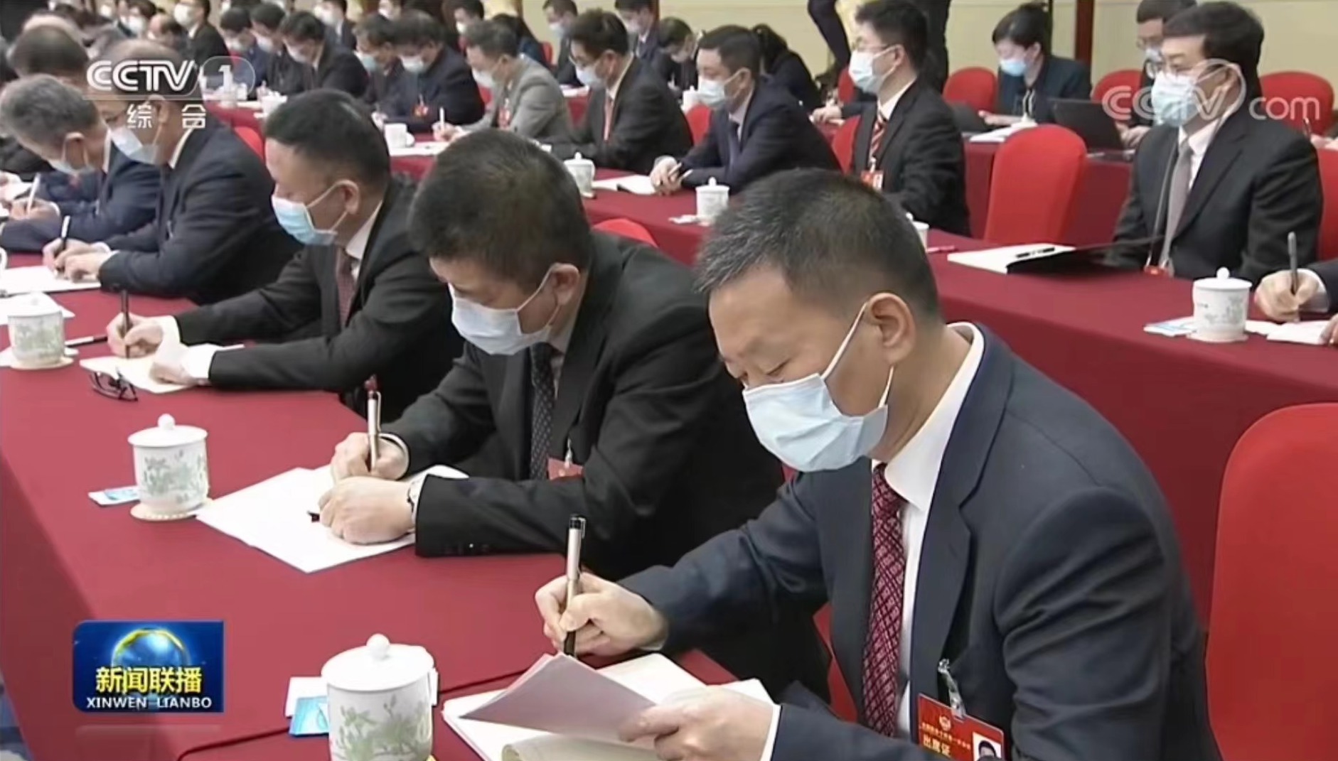 四川新闻联播｜费功全委员：肩负社会责任 促进共同富裕